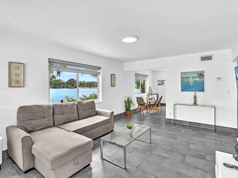 House  Davie