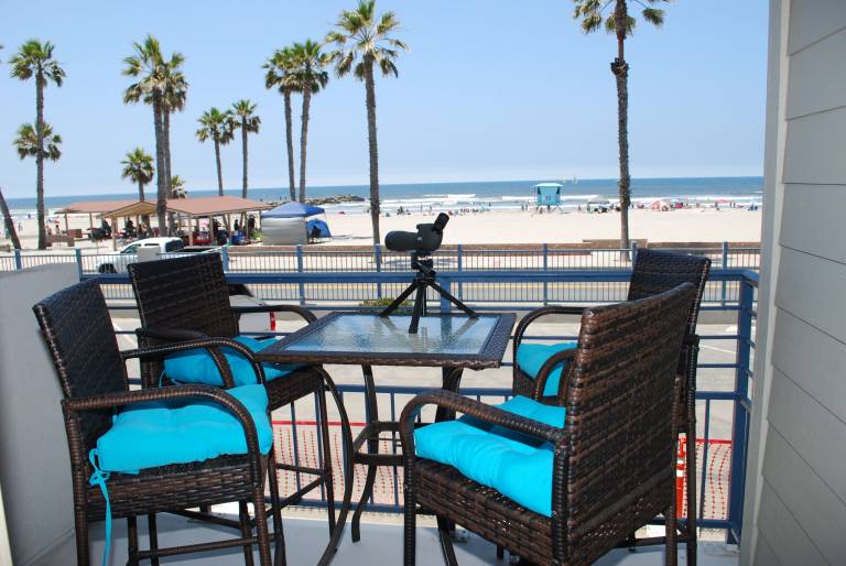 207A Fresh Renovated and Steps from the Beach