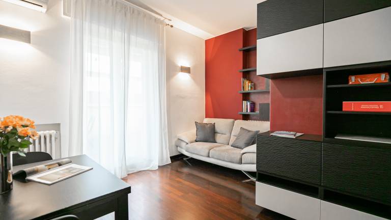 Holiday apartment with patio in Milan