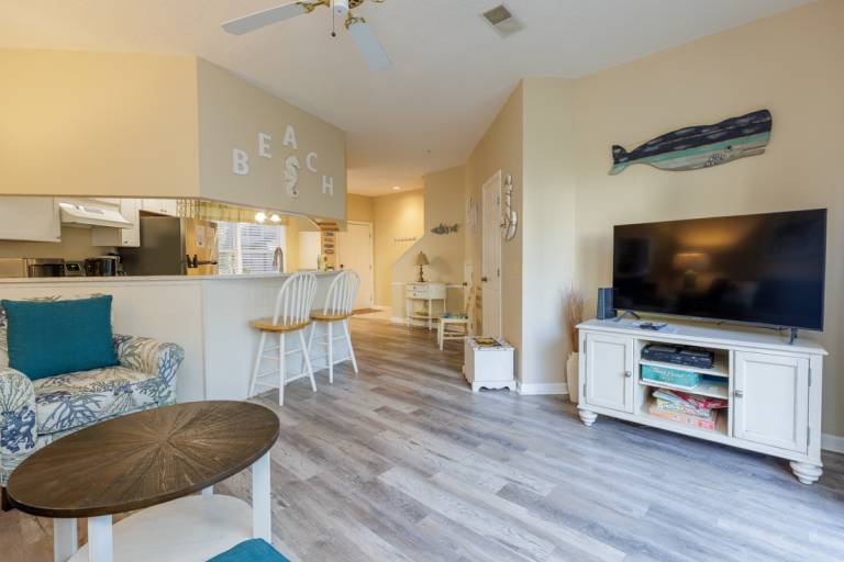 48 Ocean Breeze: Pet Friendly, Pool Views, Free Bikes, Tennis, Walk to Beach — photo 4