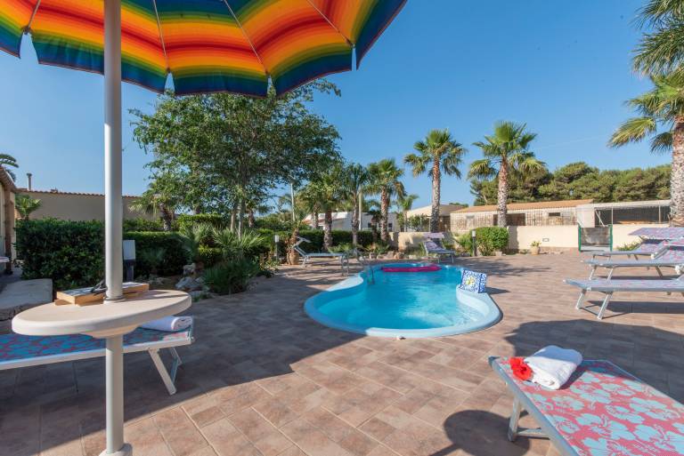 Children-friendly beautiful villa with barbeque, private pool & patio | Mountain view | Dogs allowed — photo 3