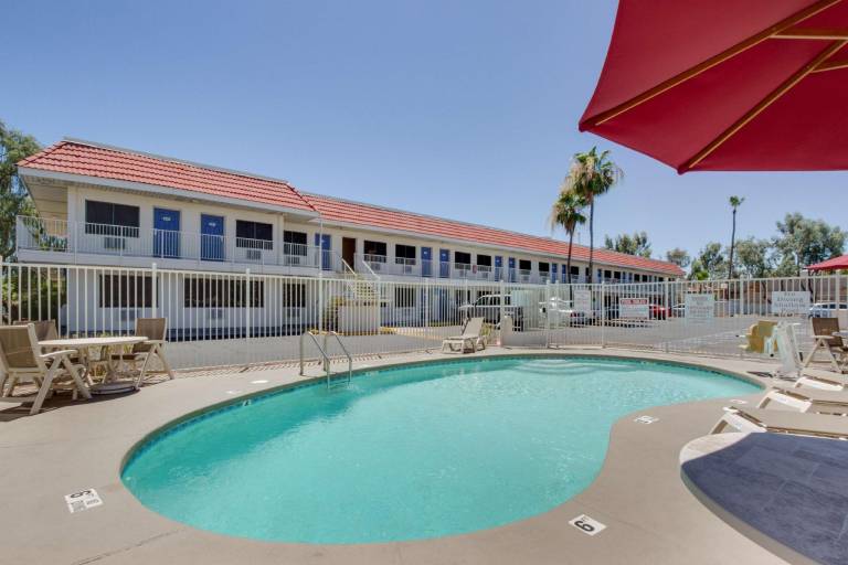 Motel 6 Tempe, AZ - Broadway - ASU — photo 2
