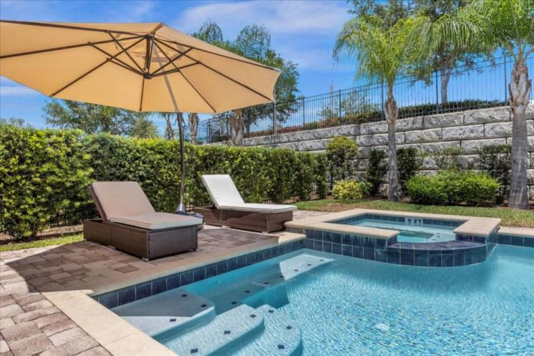 Villa with BBQ, yard & private pool in Kissimmee, FL
