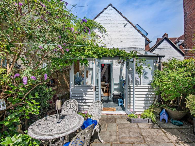 Cottage  Lymington