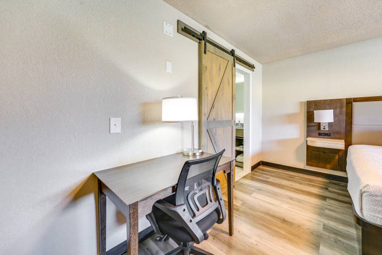 1 Mi to Lake Huron Beaches: Quiet Studio Apartment — photo 4