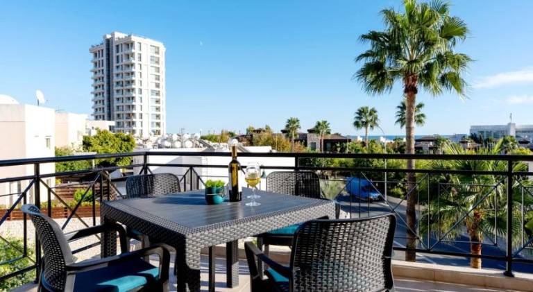 Fully equipped lovely rental apartment with pool & patio | Beach nearby | Pets allowed — photo 2