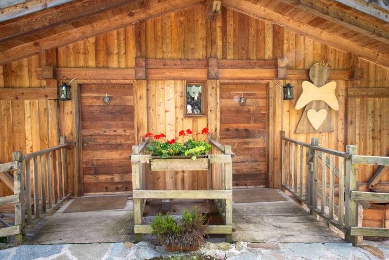Family-oriented lovely chalet with yard & barbecue | Pets allowed — photo 3
