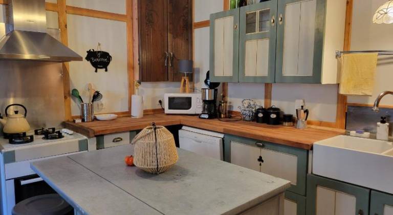 Rental apartment with barbecue & garden in Gaillard