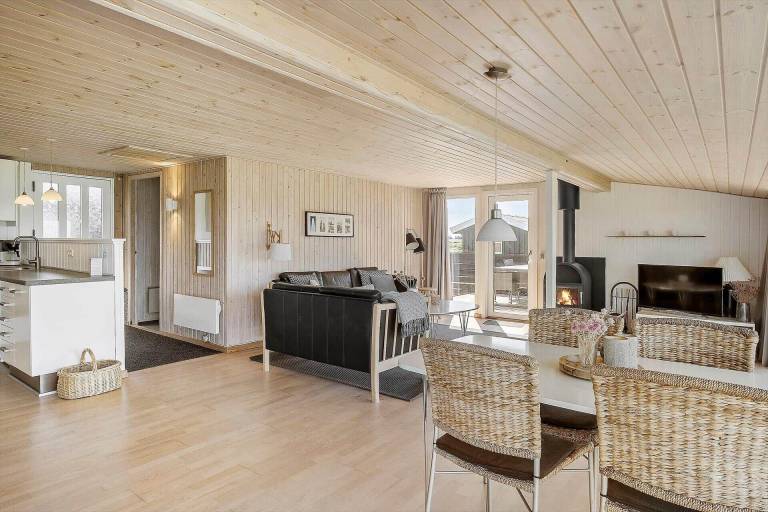 House with patio & grill | Sea view — photo 4