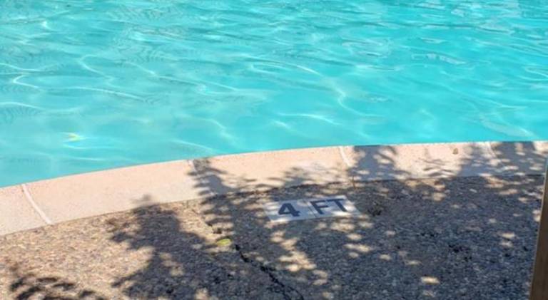 Holiday apartment with pool — photo 4