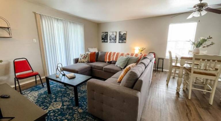 Rental apartment with pool | Perfect for remote work in Corpus Christi, TX