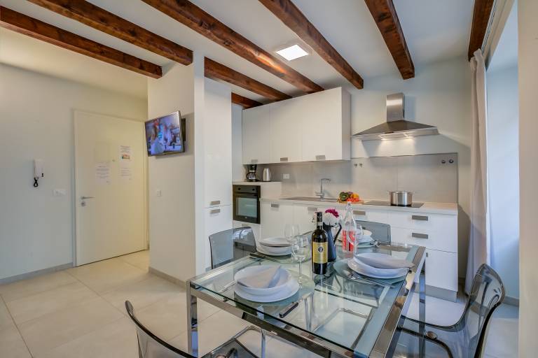 Apartment with 2 rooms for 6 persons — photo 4
