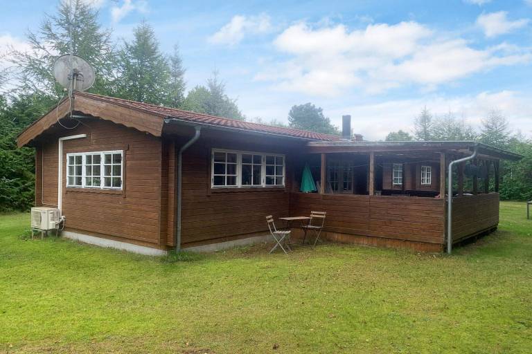 Fully equipped vacation home with terrace, garden & BBQ | Dogs allowed — photo 2