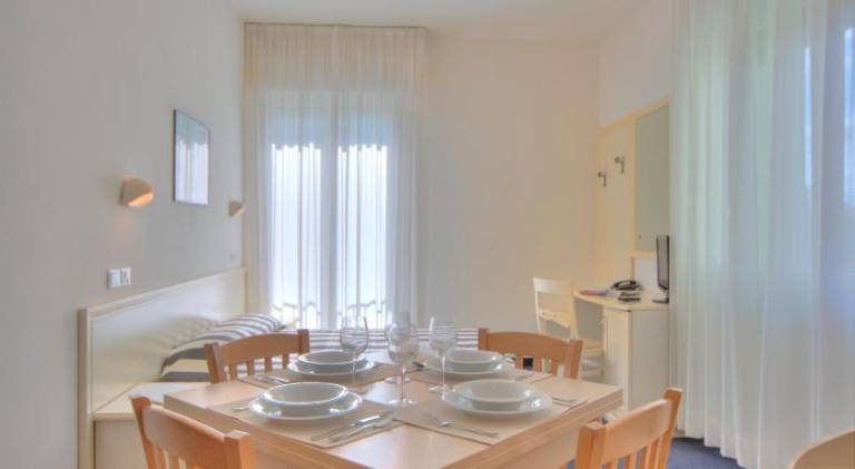 Beautiful serviced apartment with terrace & jacuzzi | Close to the beach | Good for workation | Dogs allowed — photo 3