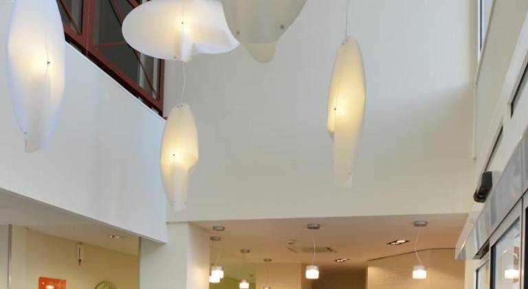 Serviced apartment with pool, yard & terrace — photo 4