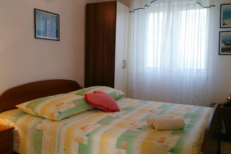 Studio flat near beach Cove Zarace (Gdinj), Hvar (AS-2047-a) — photo 5