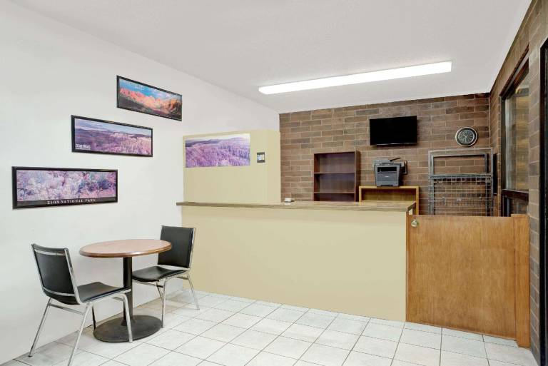 Travelodge by Wyndham Cedar City — photo 4