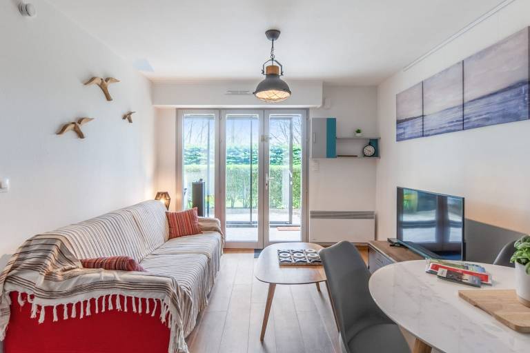 Rental apartment with garden & terrace — photo 4