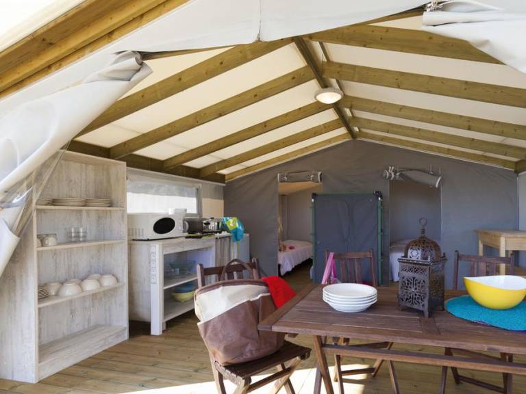 Bungalow with terrace & heated pool — photo 5