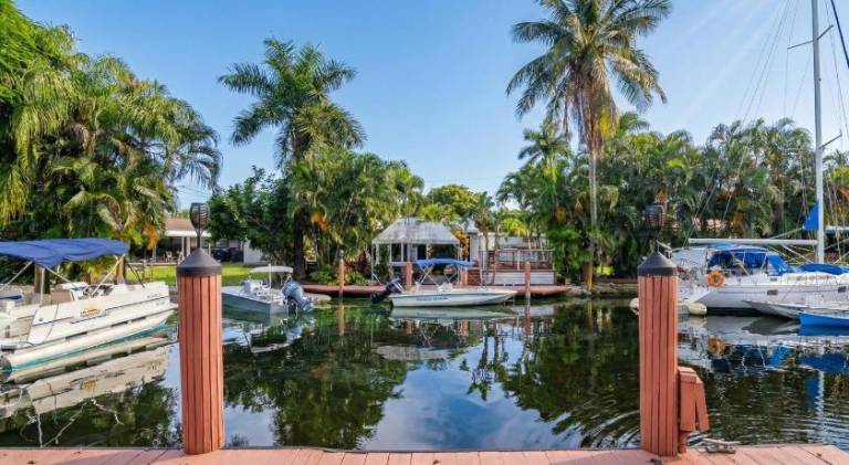 Fully equipped beautiful vacation home with grill, garden & patio | Good for workation | Pets are welcome in Melrose