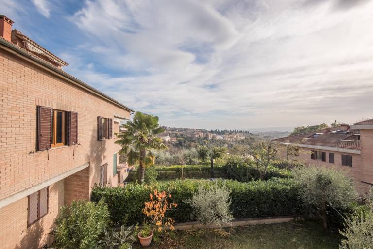 Rental apartment with terrace | City view | Perfect for remote work — photo 2