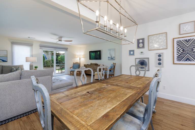 618 Queen's Grant: Stunning Villa is the perfect getaway. Free Bikes, Pool — photo 5