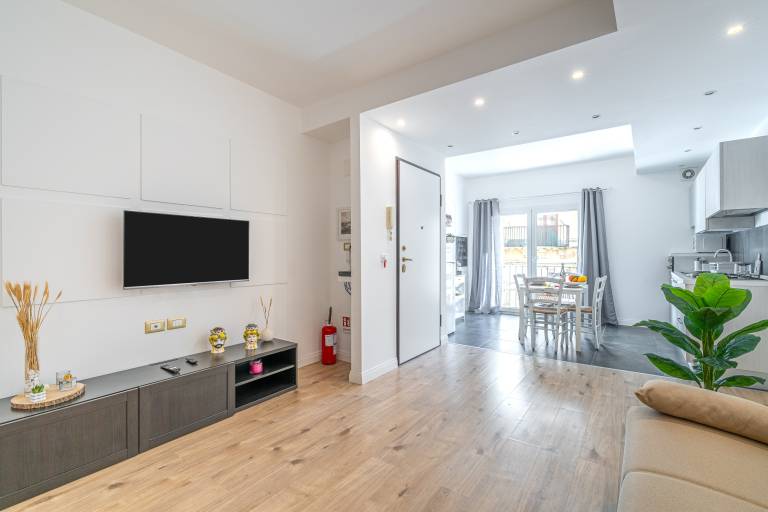 Apartment with fast internet | City view — photo 4