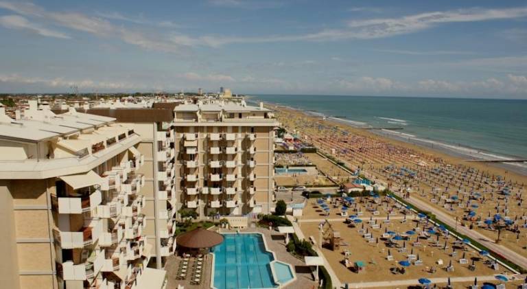 Family-friendly nice holiday apartment with pool & garden | Beach nearby | Dogs allowed — photo 4