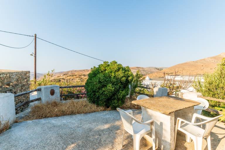 Holiday Home 'Kykladen White House' with Mountain View and Shared Terrace in Tinos