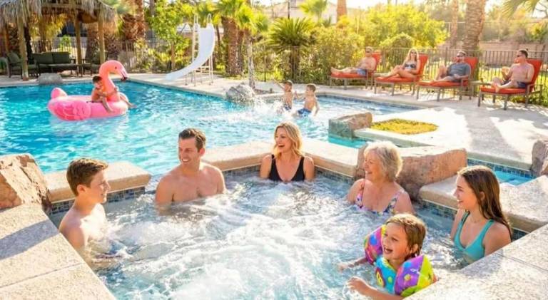 Resort style Villa 6 Bedrooms with Pool, Hot Tub, Wet Sauna, Basketball, Mini golf and much more in Vega, CA