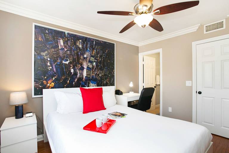 Multi-Level 2BR-Fast WiFI-Free Parking -CM-1 — photo 2