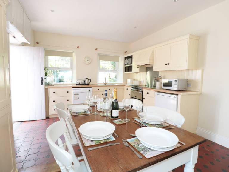 Fully equipped cottage with yard & barbecue | Dogs allowed — photo 5