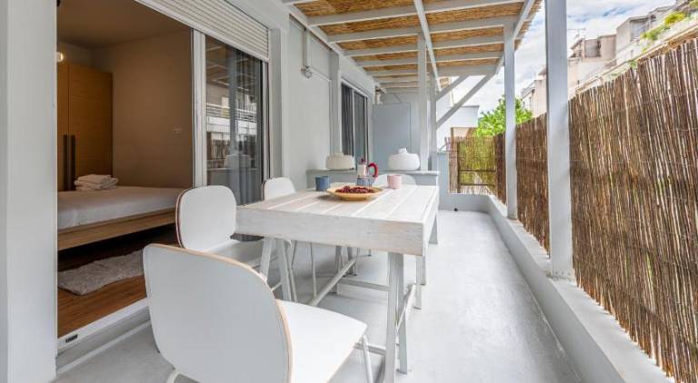 Fully equipped apartment with patio | Pets are welcome — photo 2