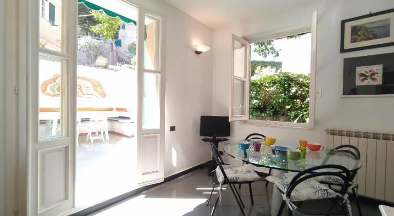 Holiday apartment with 2 rooms for 4 persons in Levanto