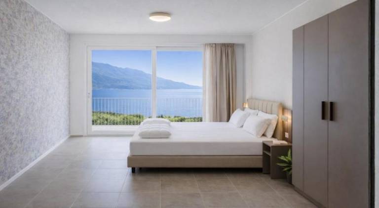 Serviced apartment with garden & patio in Limone sul Garda