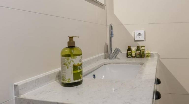 Lovely rental apartment with terrace | Good for workation | Dogs allowed in Cesme