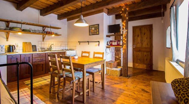 Holiday apartment with patio, grill & yard | Suitable for remote work — photo 3