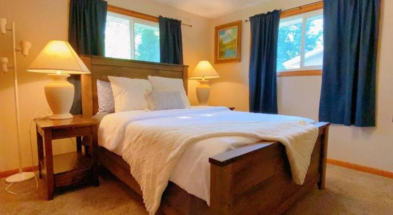 Charming house | Pets allowed in Stevens Point, WI