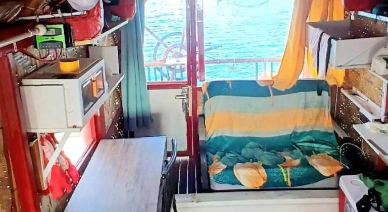 Boat with 1 room for 4 persons — photo 2