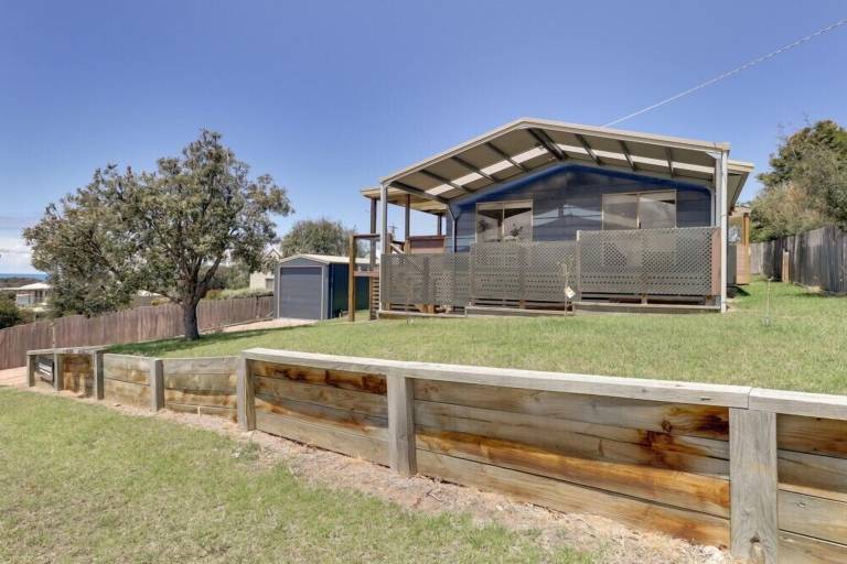 House Lake Tyers Beach