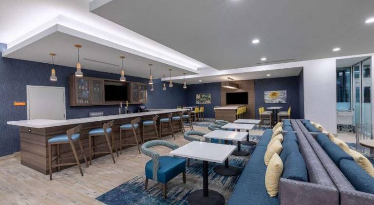 La Quinta Inn & Suites by Wyndham Round Rock near Kalahari — photo 5