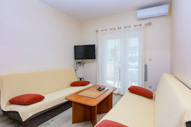 One bedroom apartment with balcony Srima - Vodice, Vodice (A-23593-a) — photo 3
