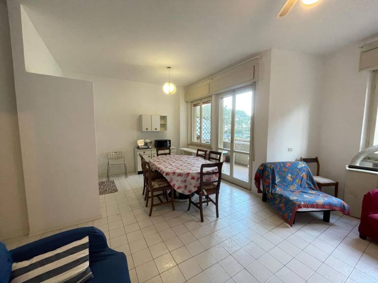 Apartment with patio — photo 2