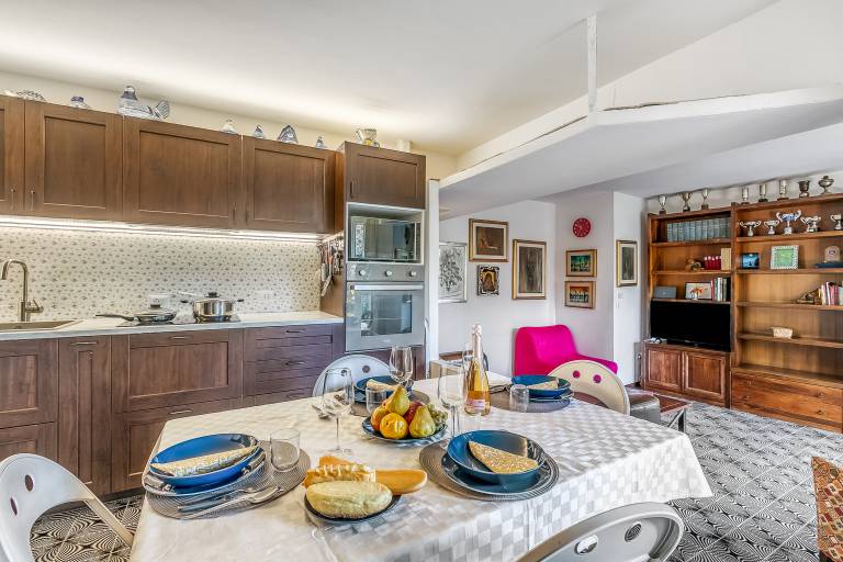 Fully equipped apartment with yard, barbecue & hot tub | Close to the beach | Pets allowed — photo 4