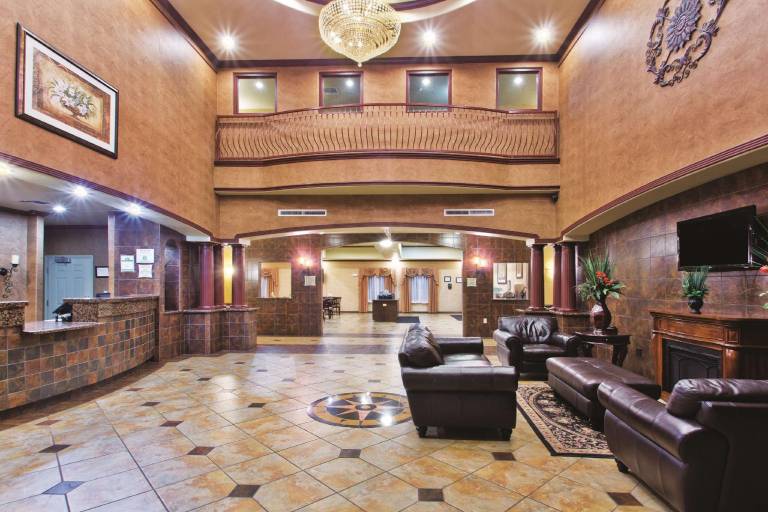 La Quinta Inn & Suites by Wyndham Schertz — photo 3