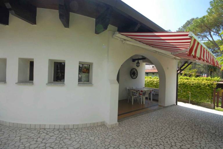 Villa mit Terrasse — photo 5