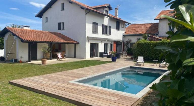 Fully equipped villa with BBQ, garden & terrace | Pets are welcome in Biarritz