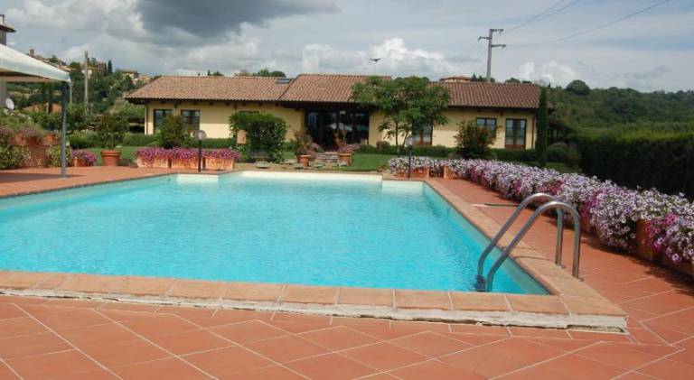 Farm with pool, garden & grill — photo 2