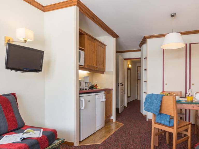 Family-oriented holiday apartment with patio | Mountain view | Ski nearby | Pet-friendly — photo 5
