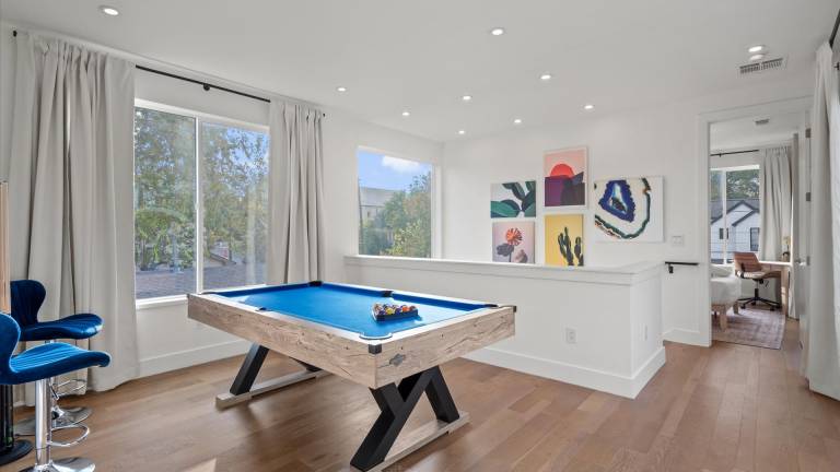 House with hot tub, private pool & barbeque — photo 3
